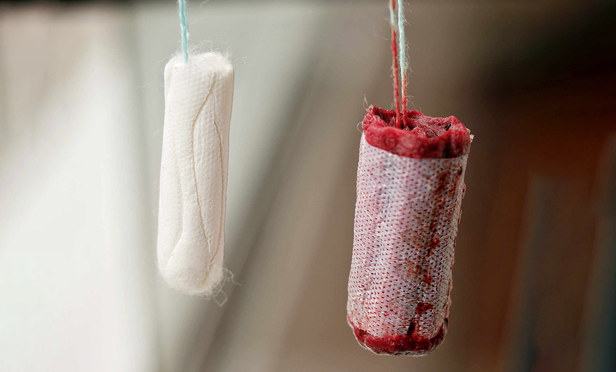 tampon neuf et tampon usagé sang de regles tampon neuf et tampon usagé sang de regles